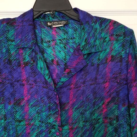 * Host Pick* Beautiful Vintage Blouse - Picture 2 of 8